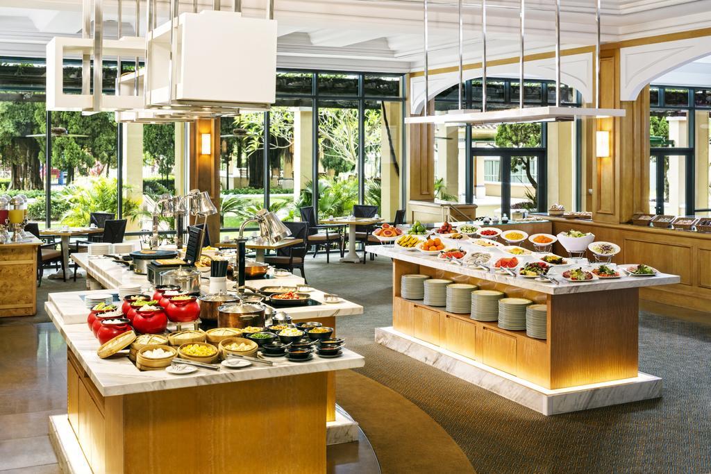 Grand Coloane Resort Makao Dış mekan fotoğraf The buffet at the hotel