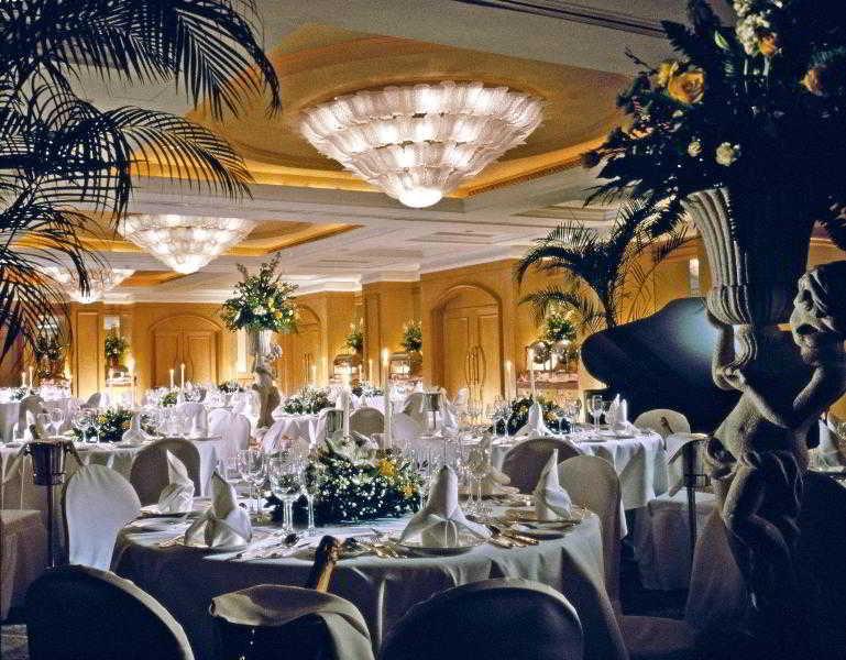 Grand Coloane Resort Makao Restoran fotoğraf The ballroom at the Grand Hyatt Manila