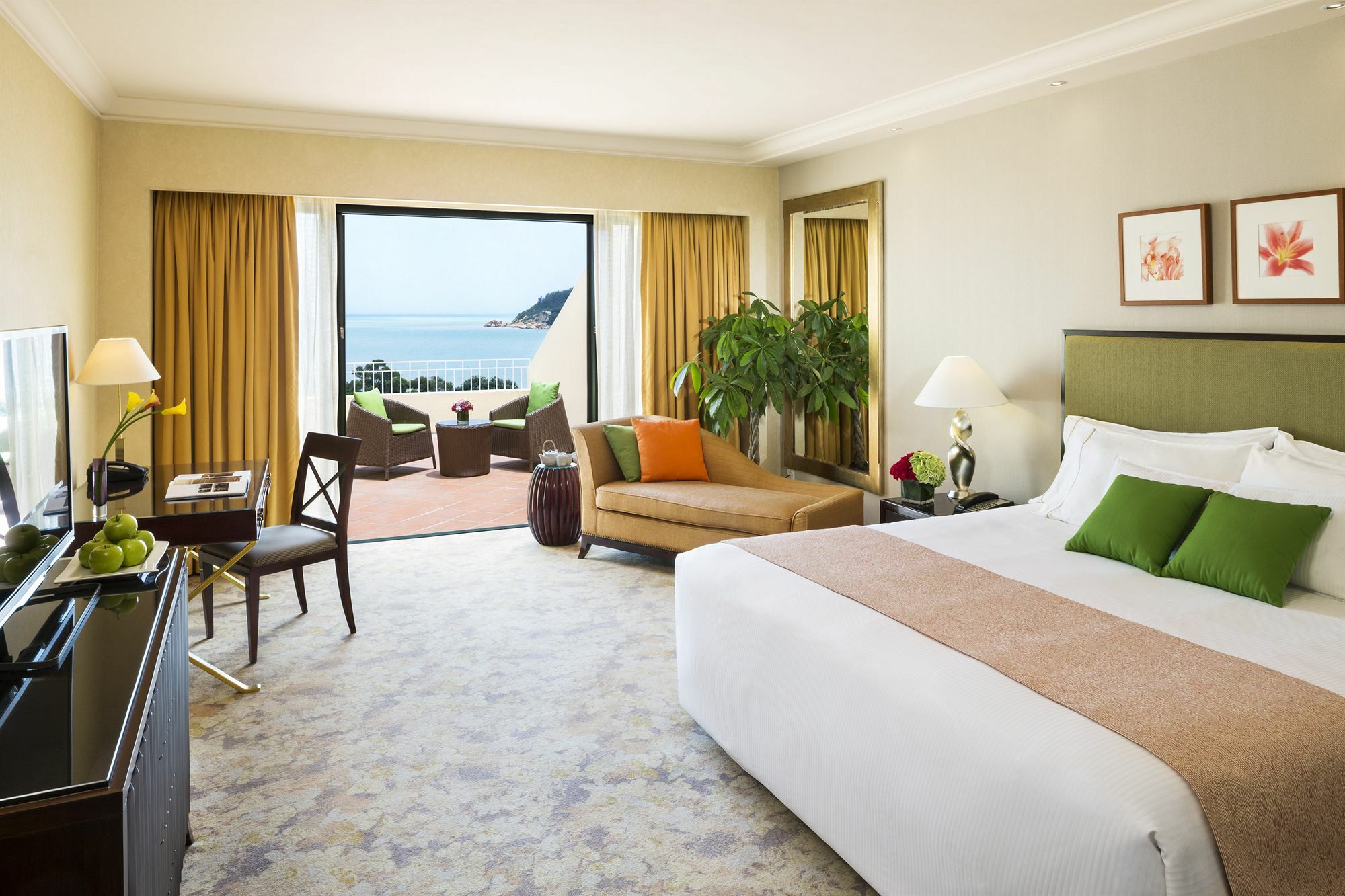 Grand Coloane Resort Makao Dış mekan fotoğraf A room at the Shangri-La Hotel, Kuala Lumpur